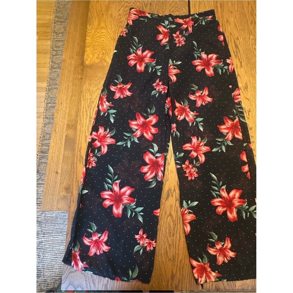 GUESS Black Wide-Leg Palazzo Pants  Red Floral Print polka dot sheer with shorts